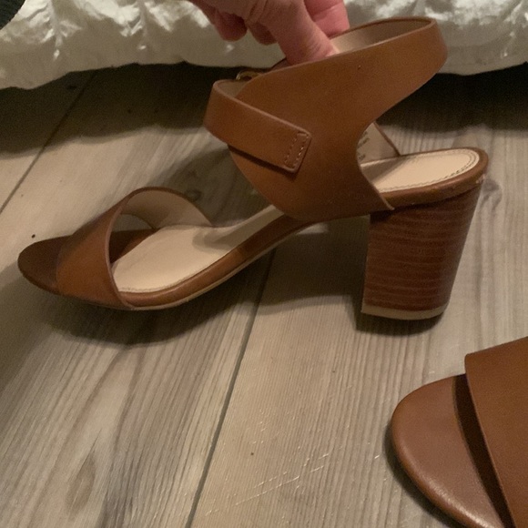 Lightly worn heels - Picture 3 of 4